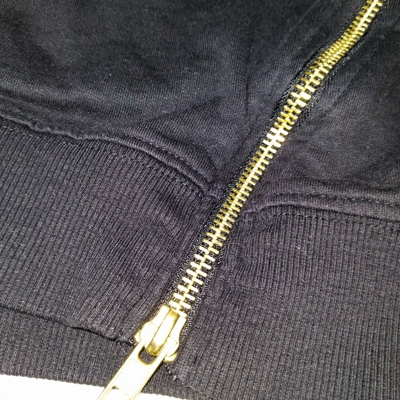 🟪H&M Women's xS black graphic sweater with gold zippers - Picture 4 of 5